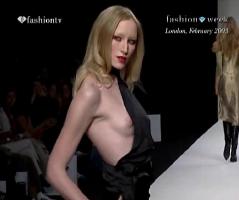Super model fashion (nipple slip)