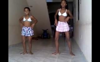 2 black girls 2