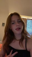 Dutch redhead slut Ezri thinks she can dance [Previeuw]