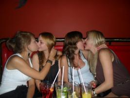 girls kiss girls