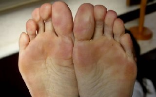 Sister feet3